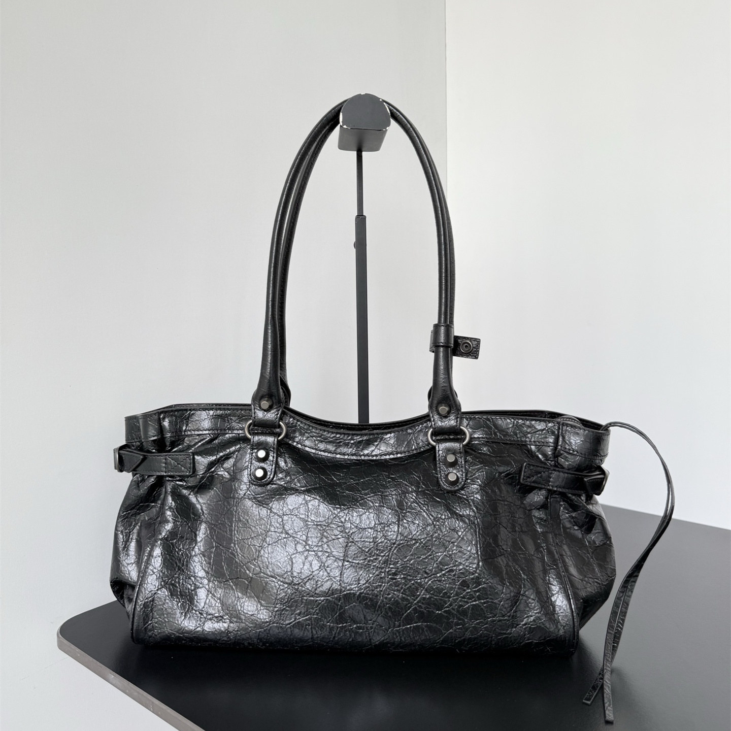 高仿Balenciaga*LeCity系列7042AB橫版機車包羊皮黑色純原版本