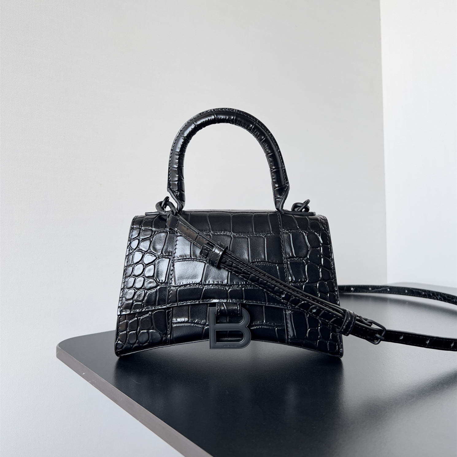高仿Balenciaga*Hourglass系列32UDF1沙漏包鱷魚紋黑色黑扣mini純原版本