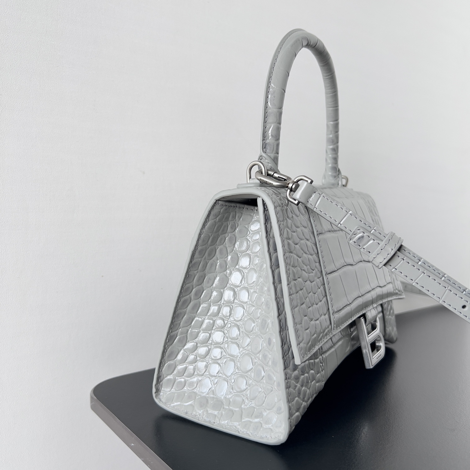 高仿Balenciaga*Hourglass系列461LR6沙漏包鱷魚紋灰色小號純原版本