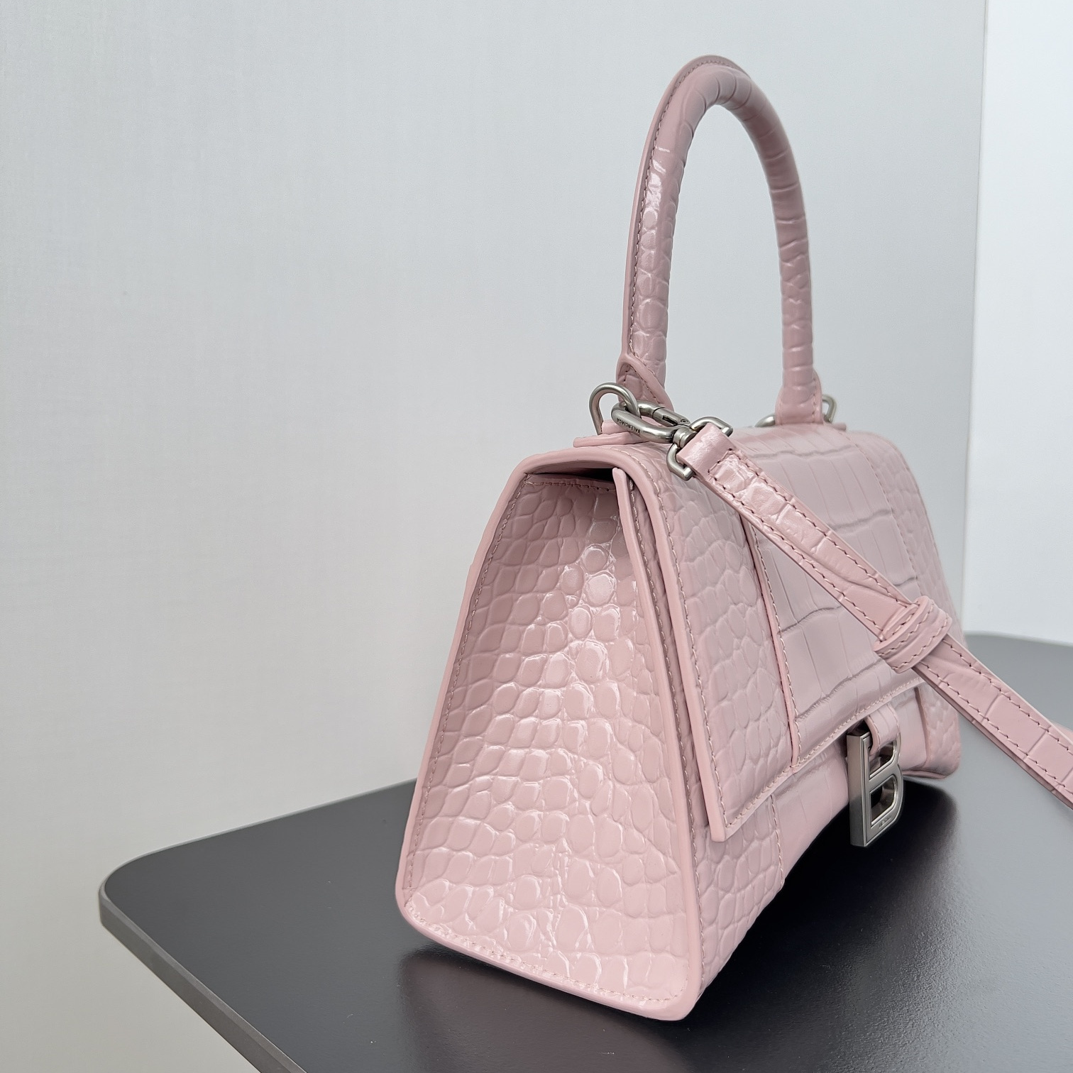 高仿Balenciaga*Hourglass系列LR6Y69沙漏包鱷魚紋粉色小號純原版本