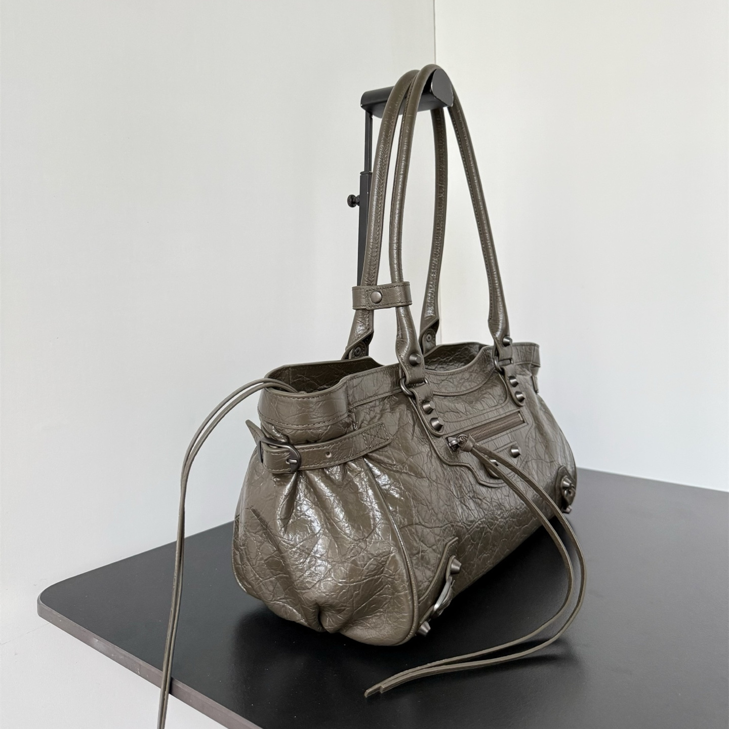 高仿Balenciaga*LeCity系列7042AB橫版機車包羊皮軍綠色純原版本