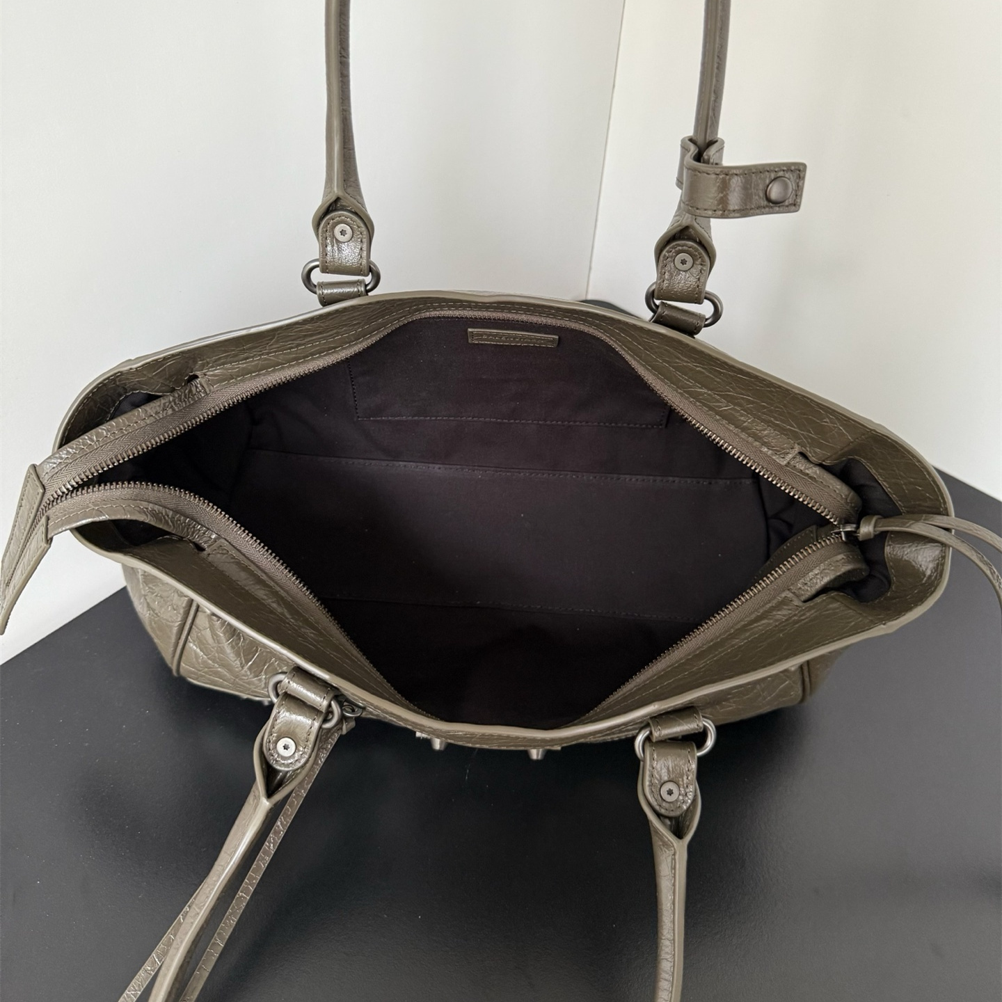 高仿Balenciaga*LeCity系列7042AB橫版機車包羊皮軍綠色純原版本