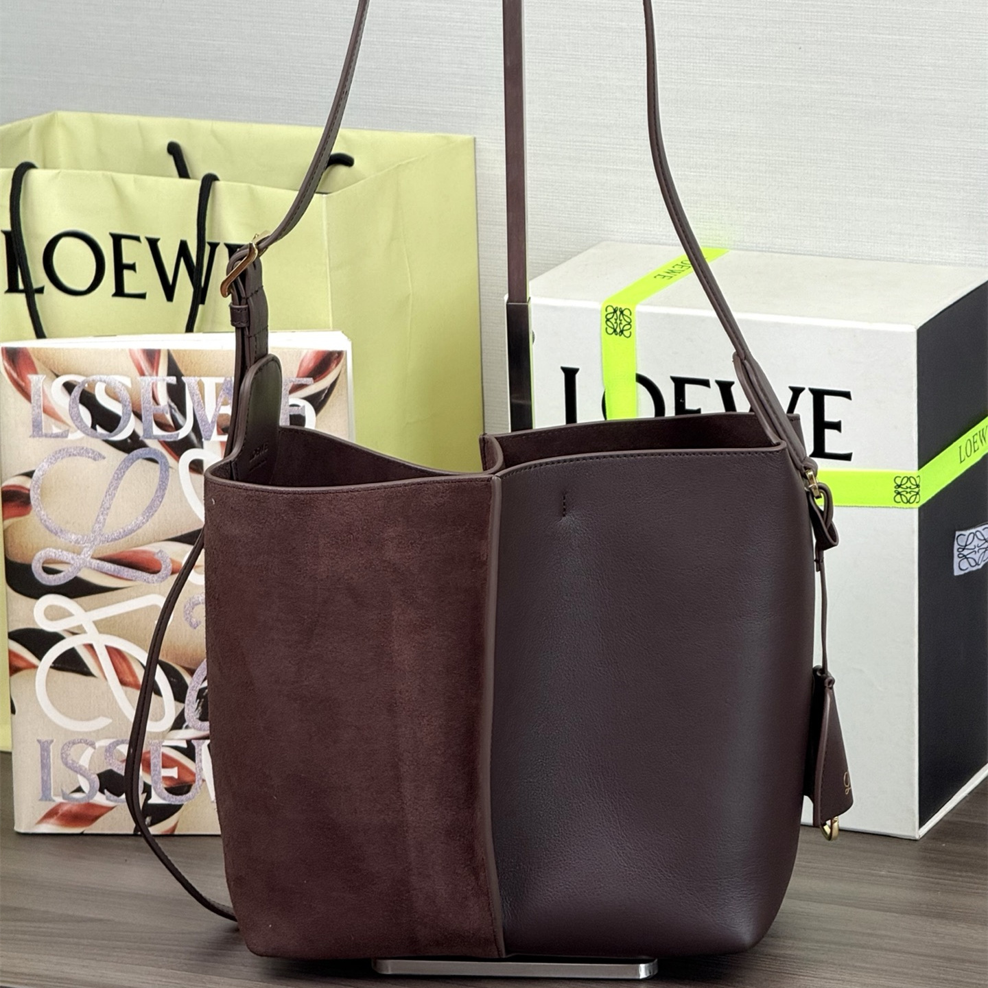 高仿LOEWE*Bilbao系列0018托特包牛皮拼革面棕色中號純原版本