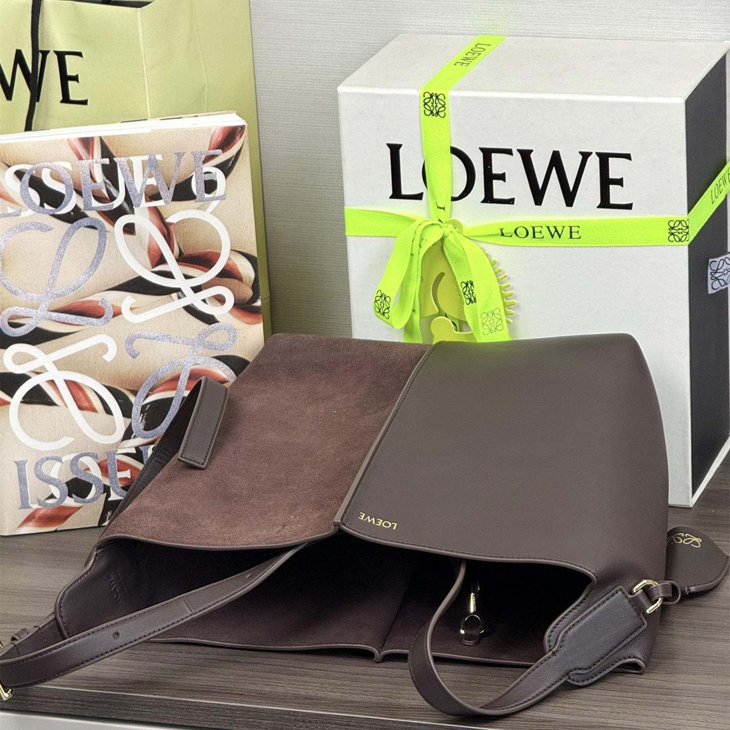 高仿LOEWE*Bilbao系列0018托特包牛皮拼革面棕色中號純原版本