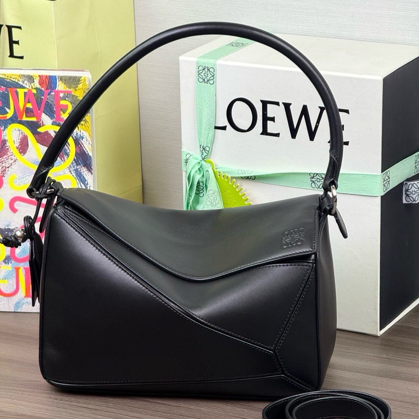 高仿Loewe*Puzzle系列1100單肩包小羊皮黑色中號免檢版