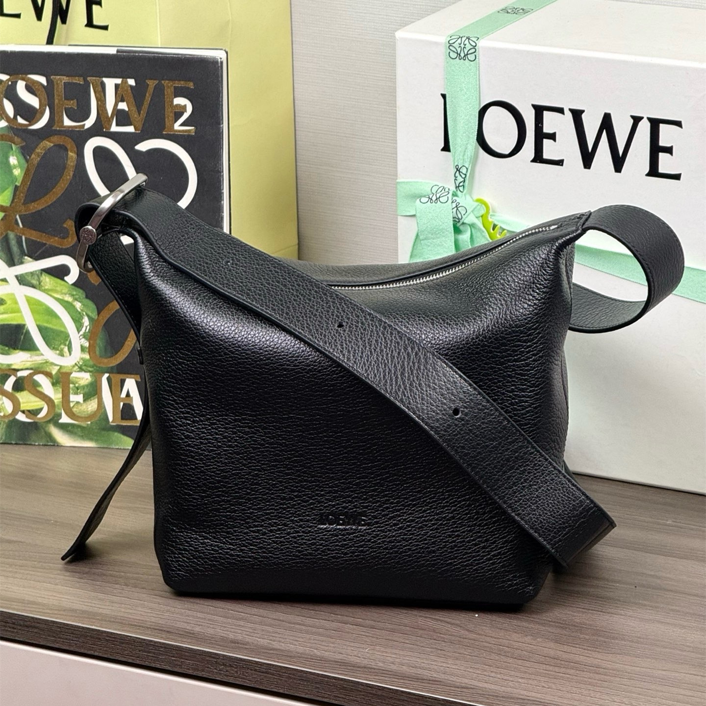 高仿Loewe*LoopHobo系列1100單肩包牛皮黑色純原版本