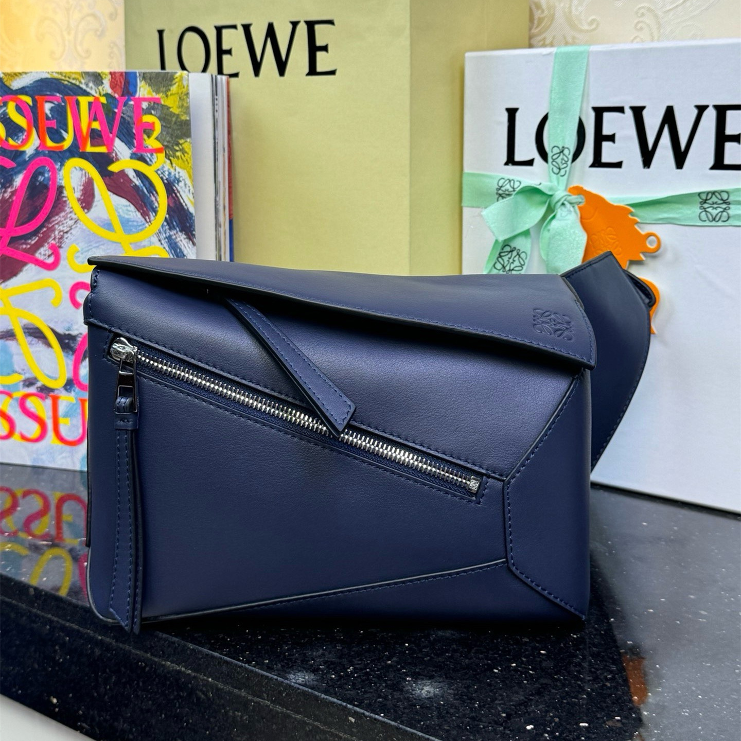 高仿Loewe*Puzzle系列1100腰包牛皮黑色小號純原版本