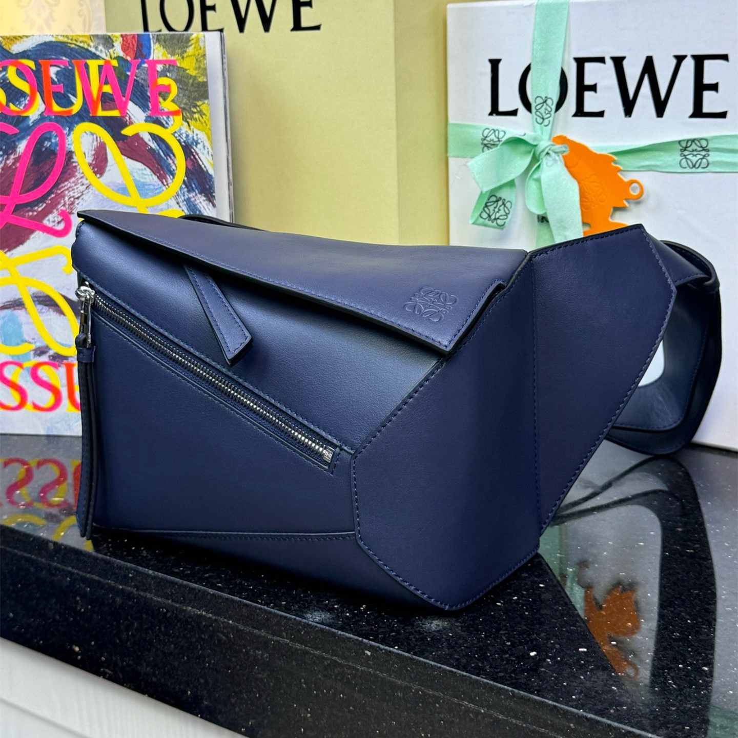 高仿Loewe*Puzzle系列1100腰包牛皮黑色小號純原版本