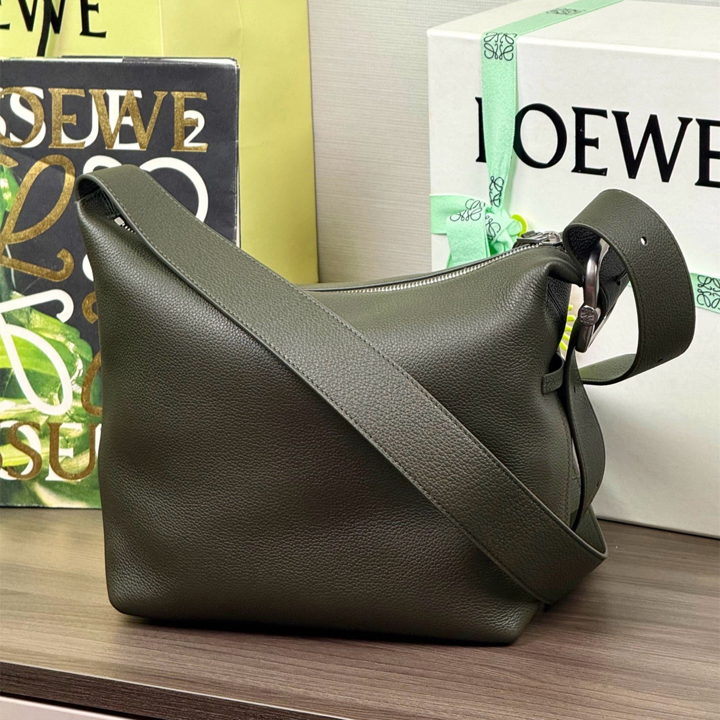 高仿Loewe*LoopHobo系列3969單肩包牛皮綠色純原版本