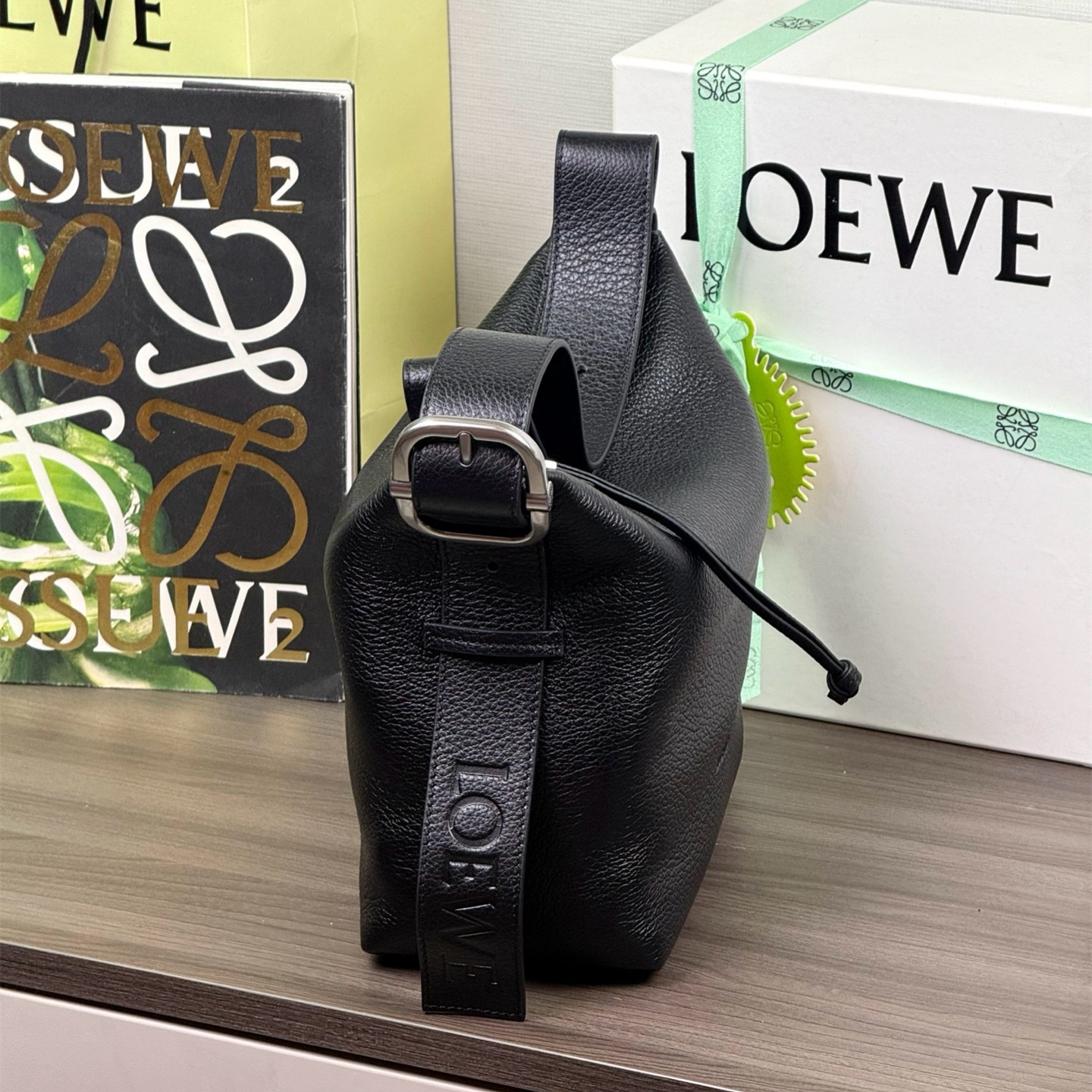 高仿Loewe*LoopHobo系列1100單肩包牛皮黑色純原版本