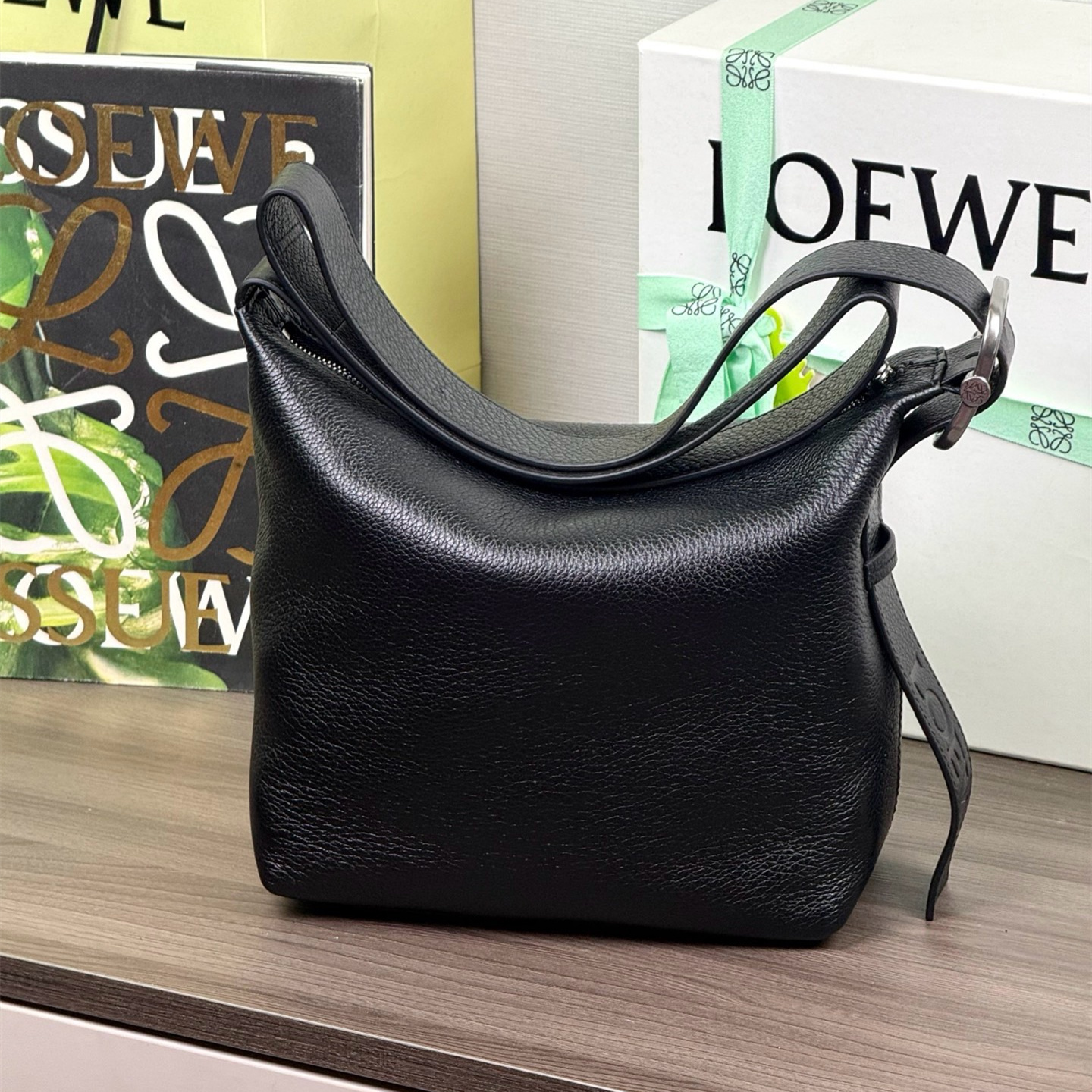 高仿Loewe*LoopHobo系列1100單肩包牛皮黑色純原版本