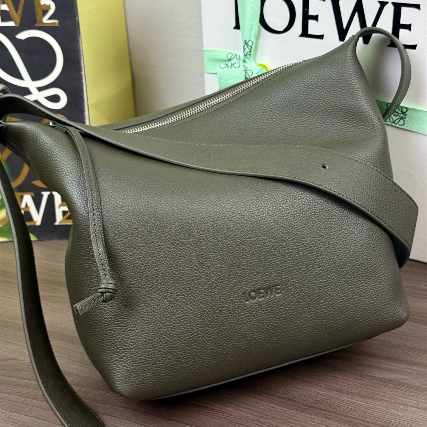 高仿Loewe*LoopHobo系列3969單肩包牛皮綠色純原版本