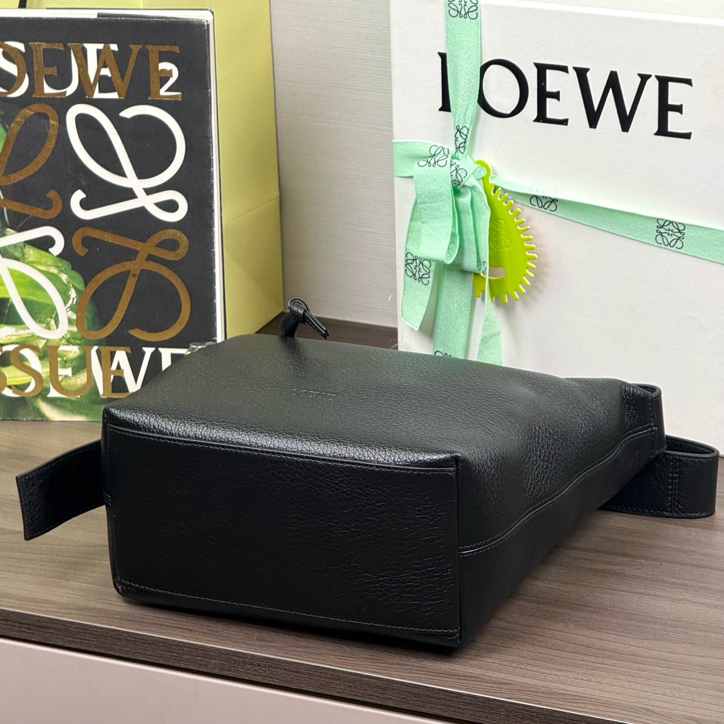 高仿Loewe*LoopHobo系列1100單肩包牛皮黑色純原版本