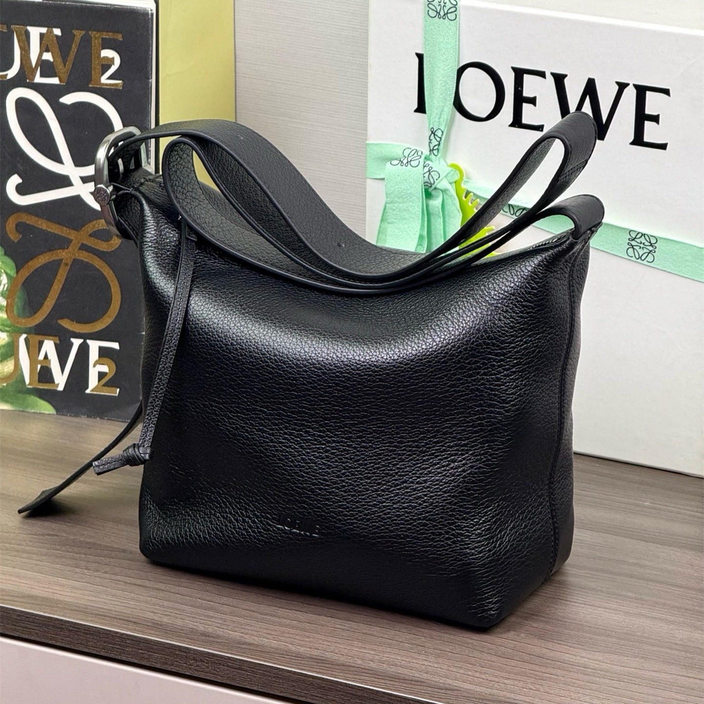 高仿Loewe*LoopHobo系列1100單肩包牛皮黑色純原版本