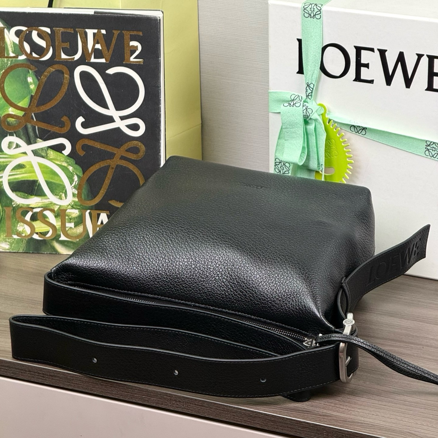 高仿Loewe*LoopHobo系列1100單肩包牛皮黑色純原版本