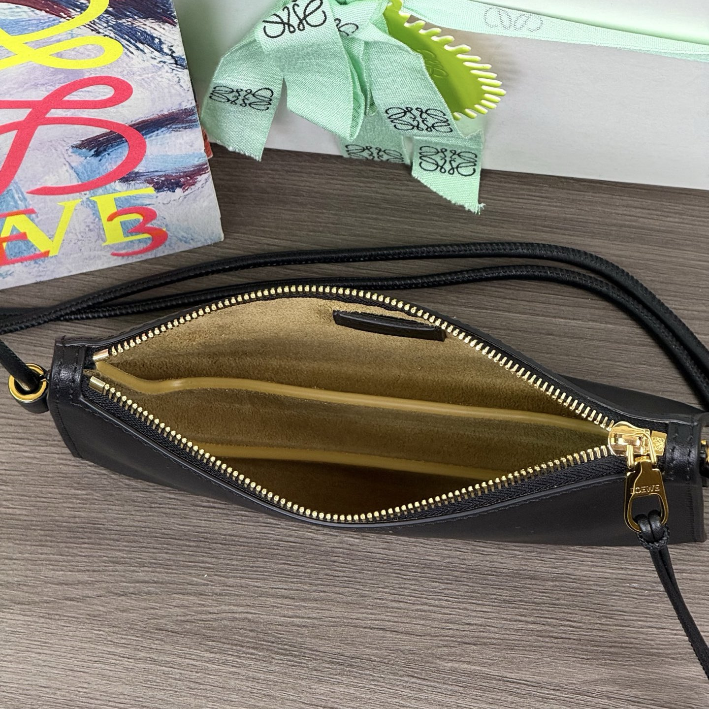 高仿Loewe*Joya系列1100單肩包牛皮黑色純原版本