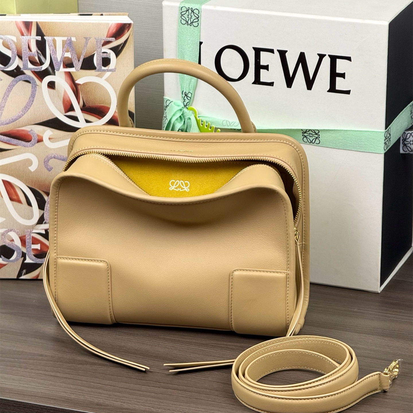 高仿Loewe*Amazona180系列0530手提包牛皮米色小號純原版本