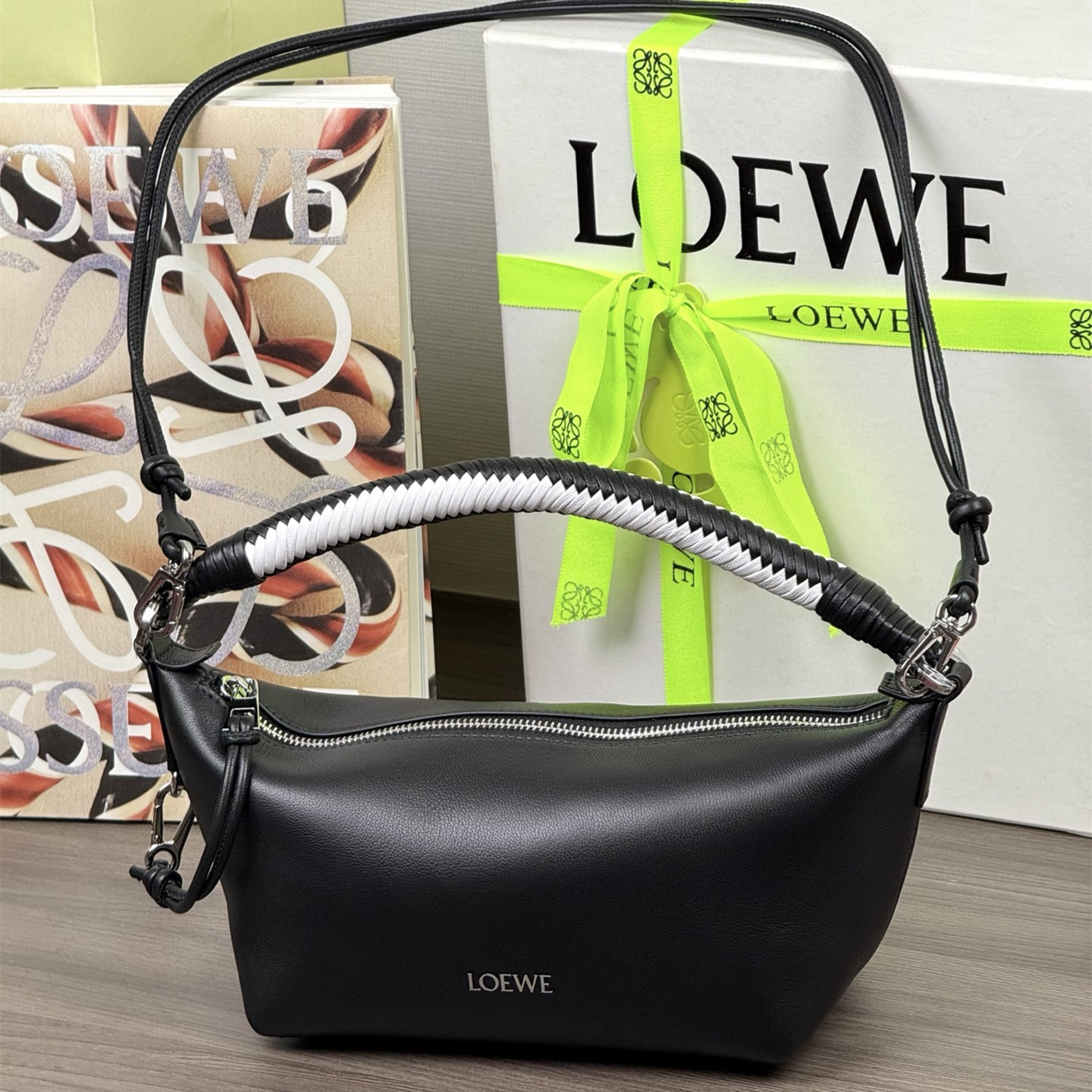 高仿Loewe*Cala系列9003手提單肩包羊皮黑色純原版本