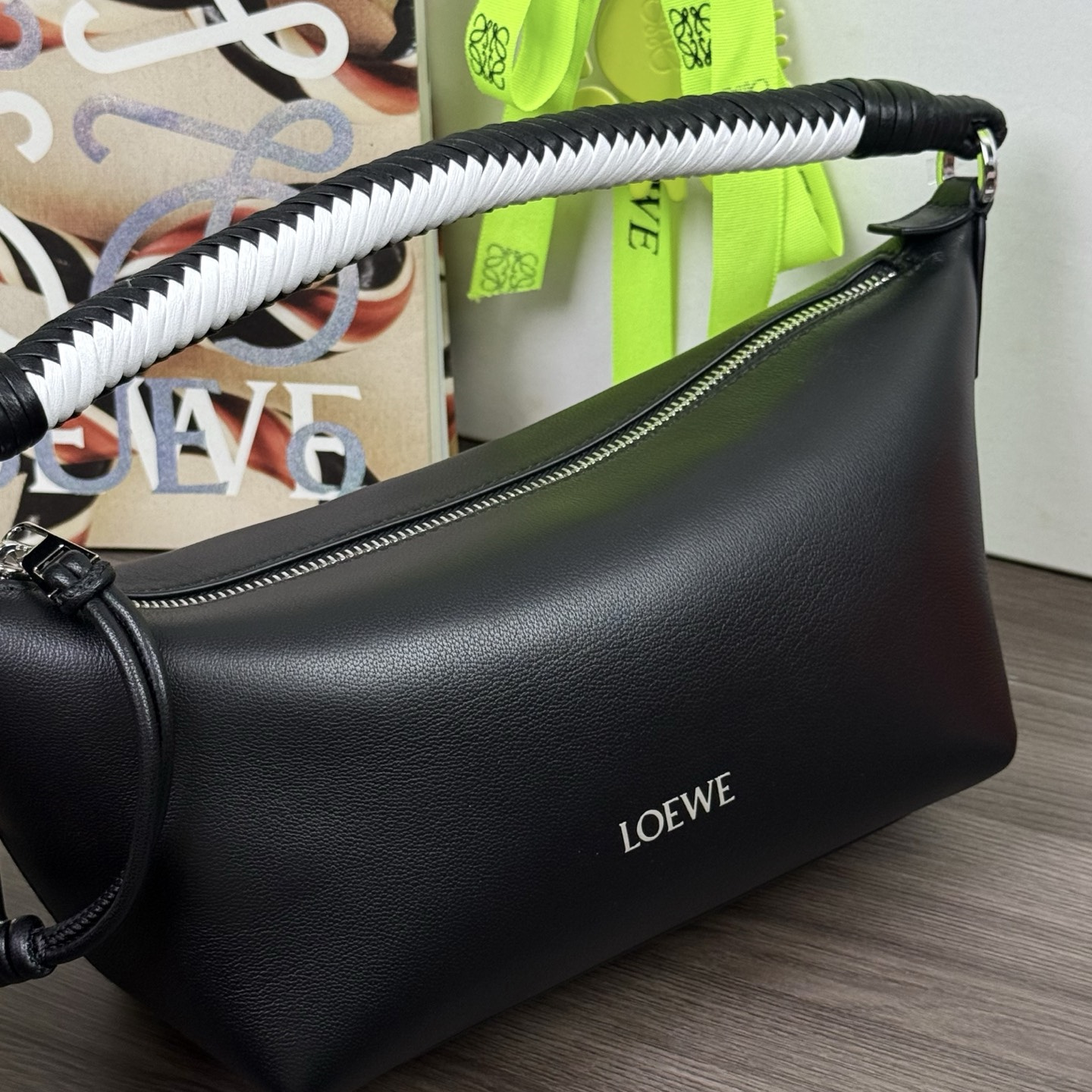 高仿Loewe*Cala系列9003手提單肩包羊皮黑色純原版本