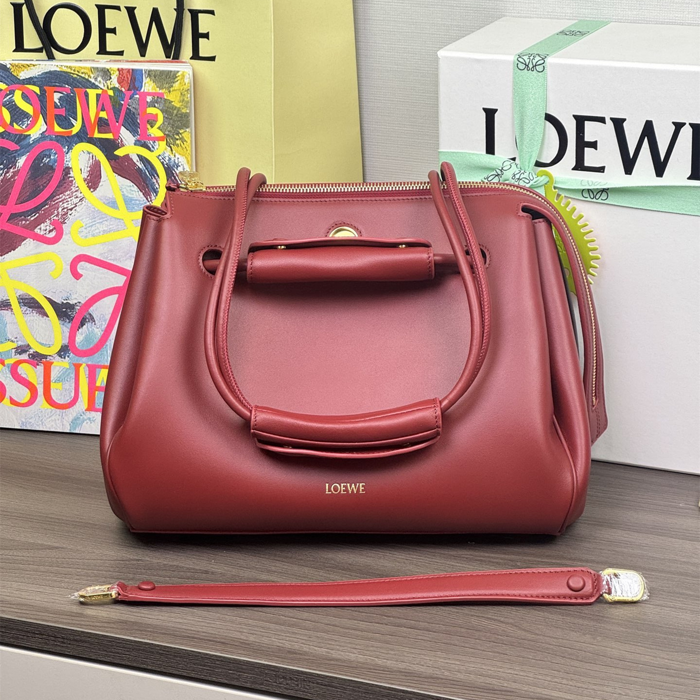 高仿Loewe*Medium系列7885單肩包牛皮紅色中號純原版本