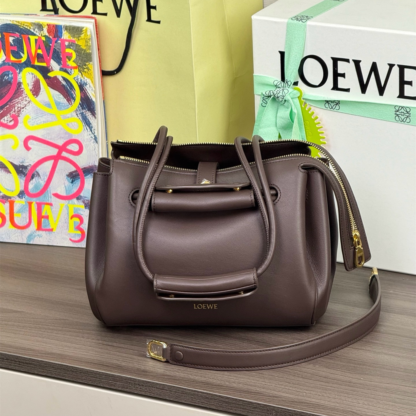 高仿Loewe*Medium系列0018單肩包牛皮棕色小號純原版本