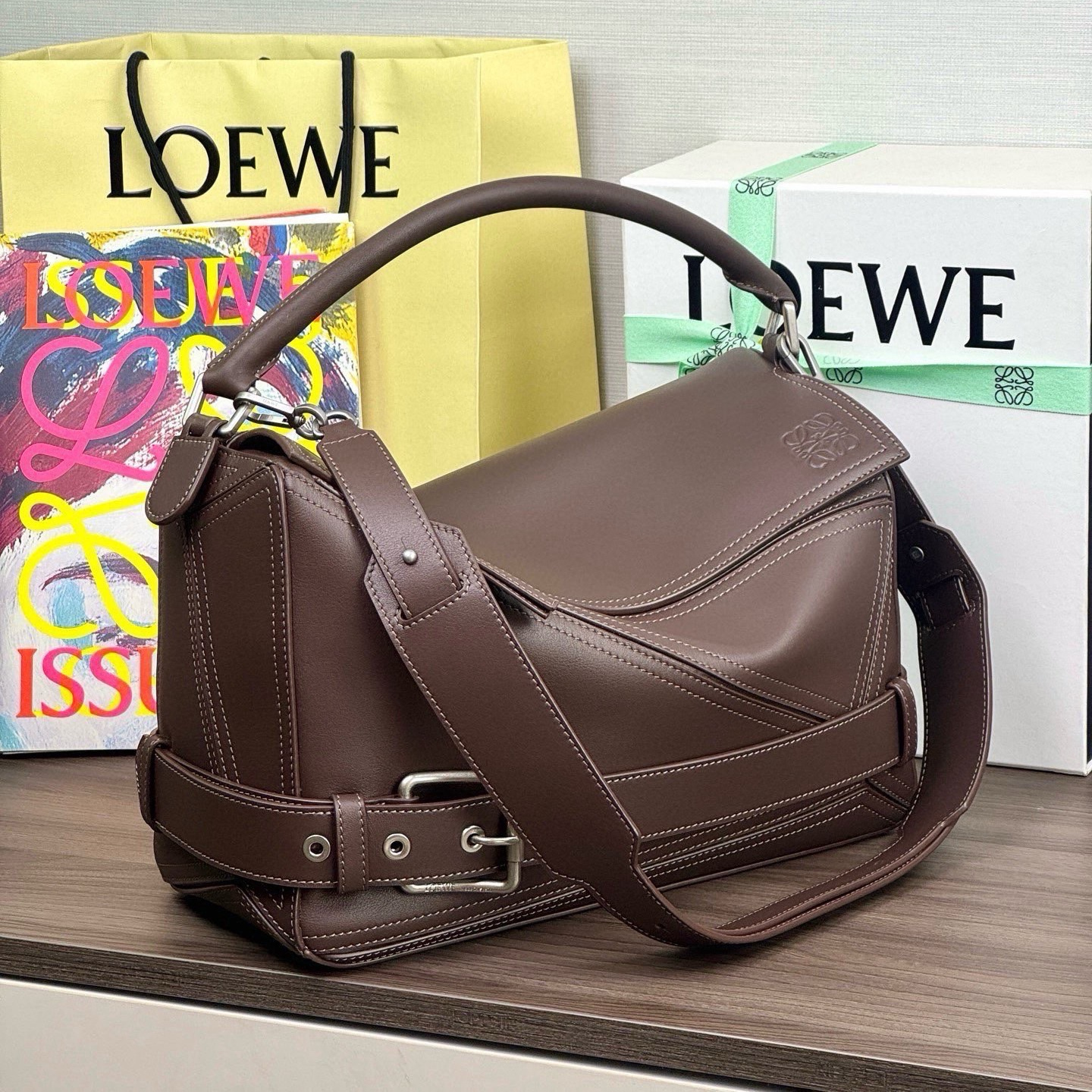高仿Loewe*Puzzle系列0018機車包牛皮布朗尼色大號純原版本