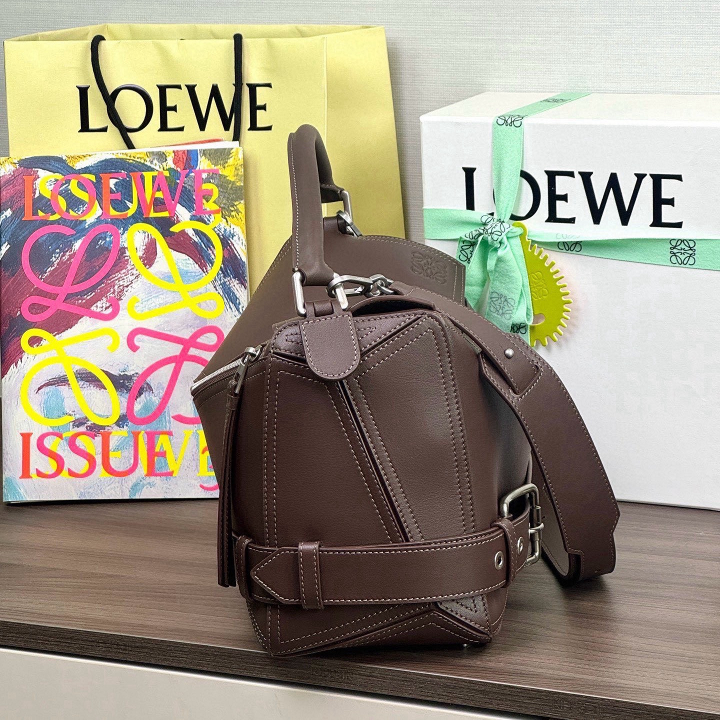 高仿Loewe*Puzzle系列0018機車包牛皮布朗尼色大號純原版本