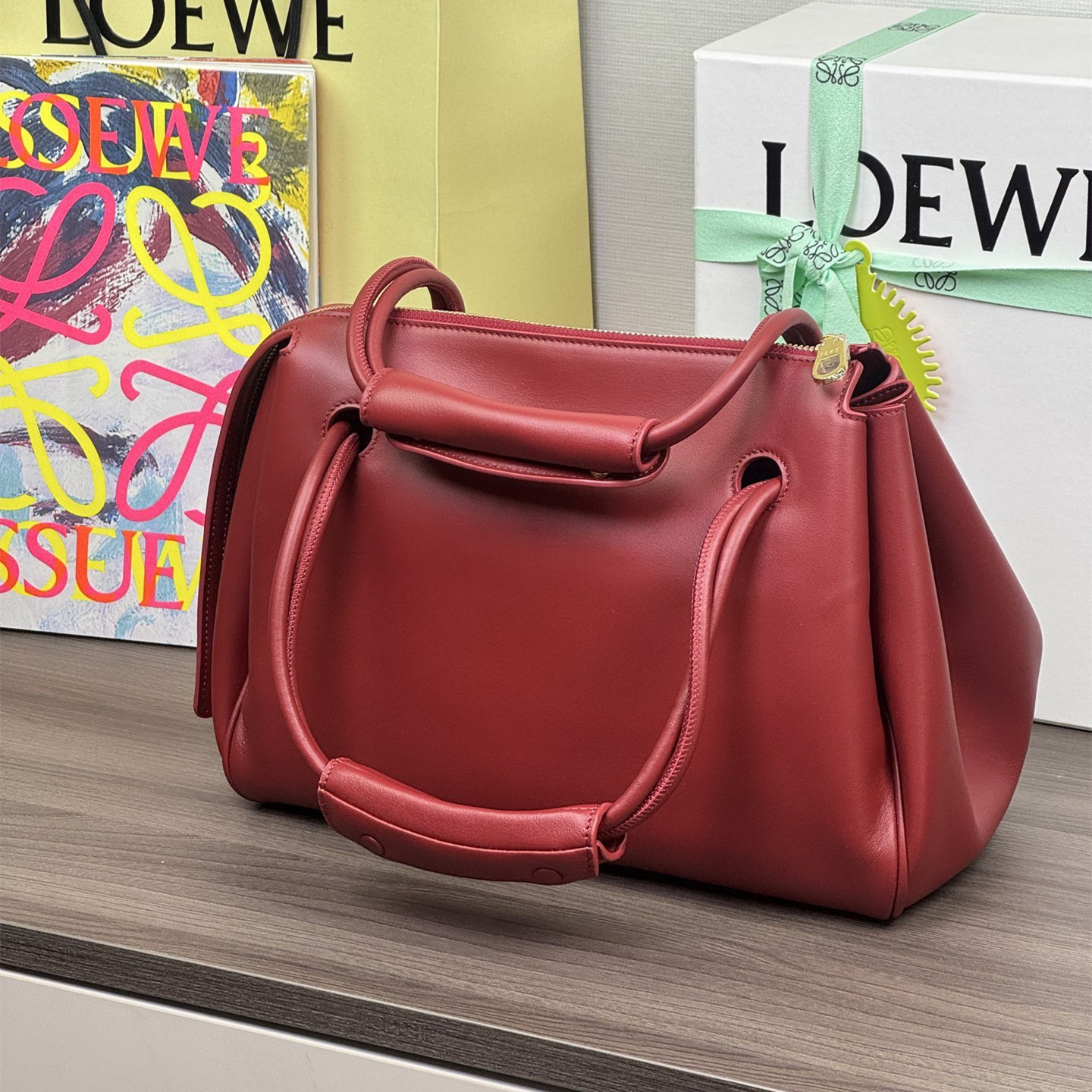 高仿Loewe*Medium系列7885單肩包牛皮紅色中號純原版本