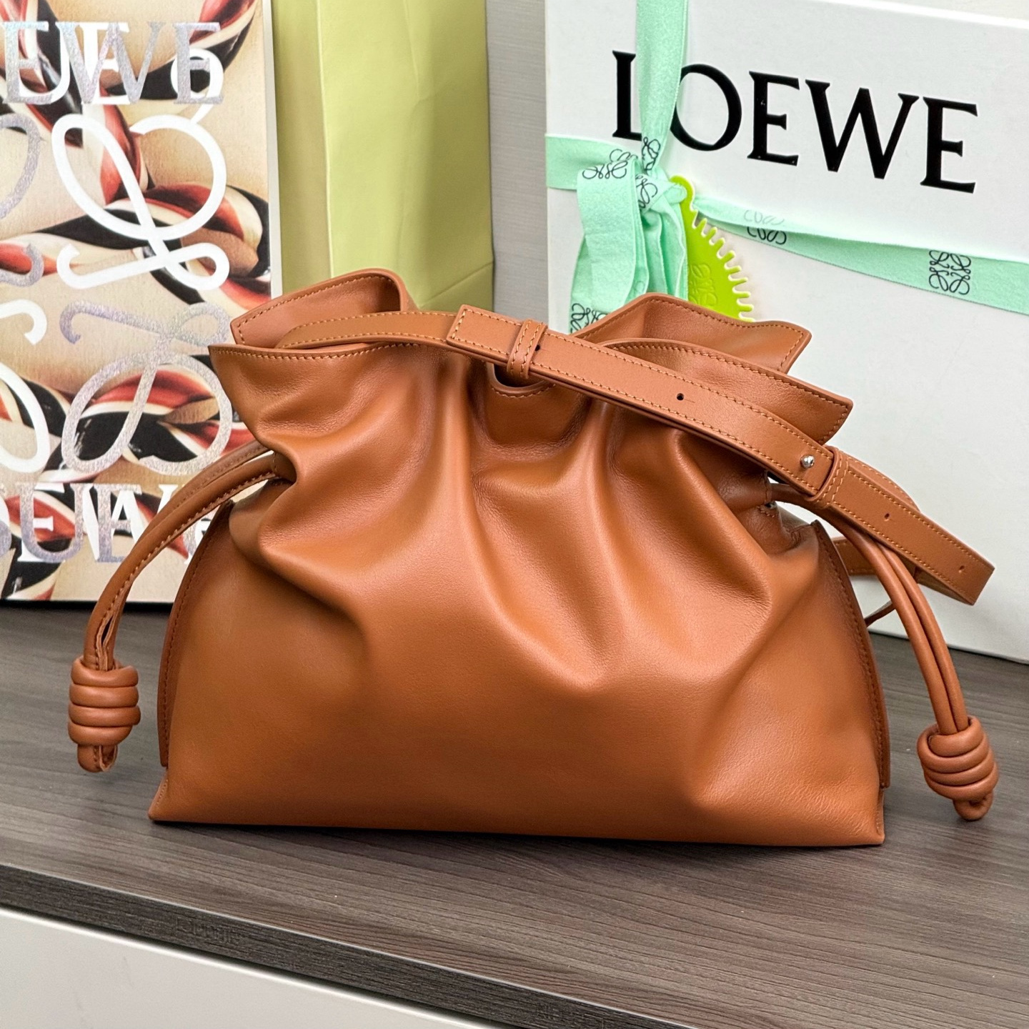 高仿Loewe*Flamenco系列4927小牛皮雲朵包松鼠棕中號純原版本