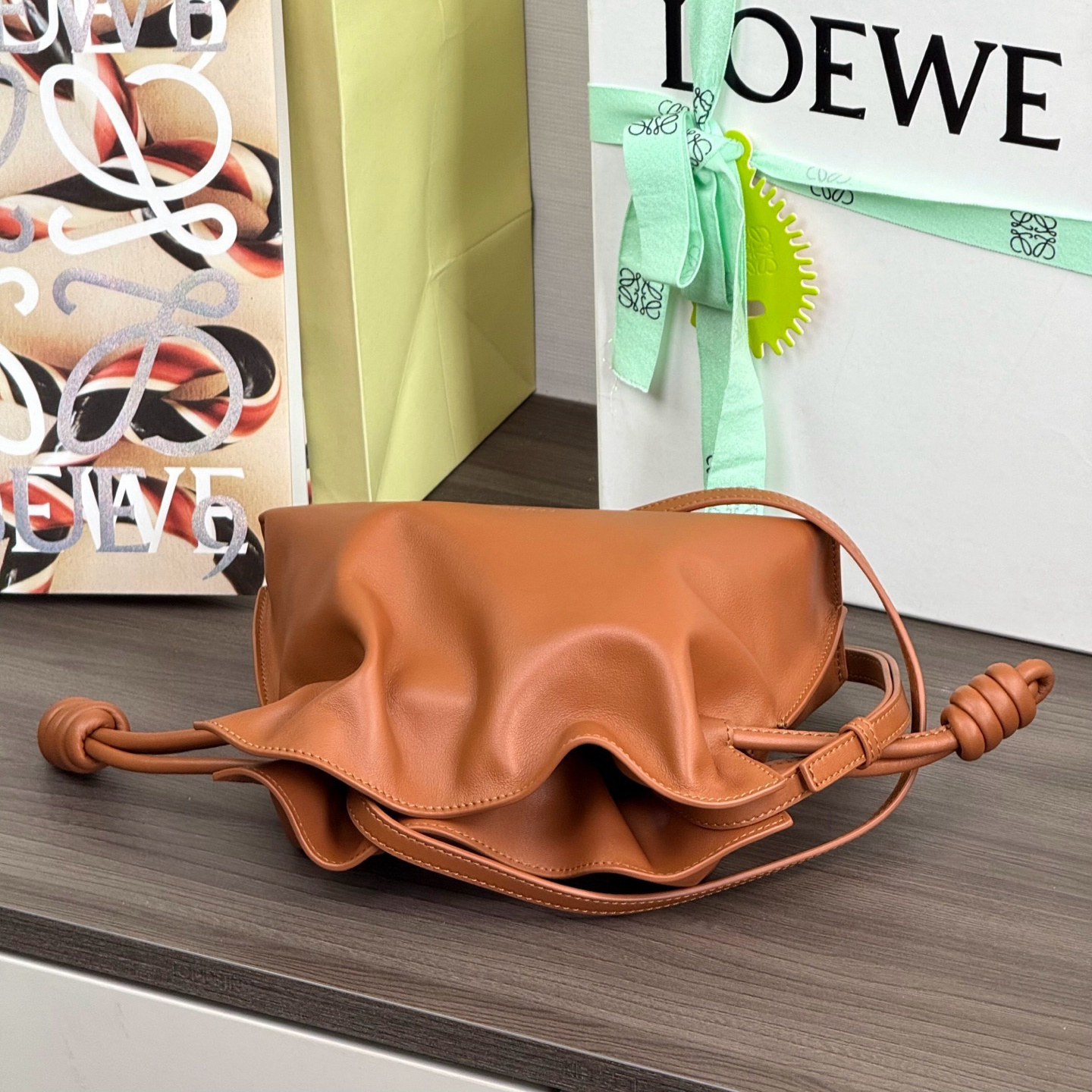 高仿Loewe*Flamenco系列4927小牛皮雲朵包松鼠棕小號免檢版