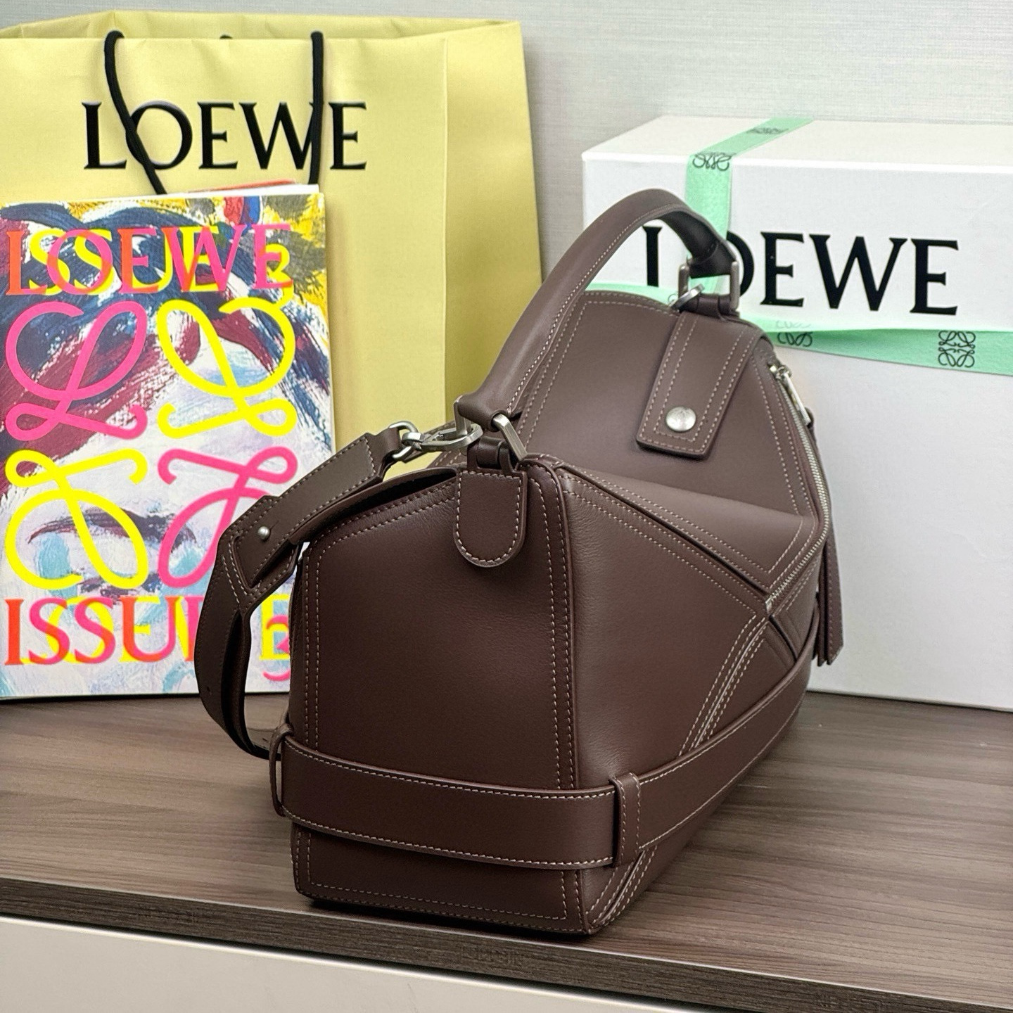 高仿Loewe*Puzzle系列0018機車包牛皮布朗尼色大號純原版本