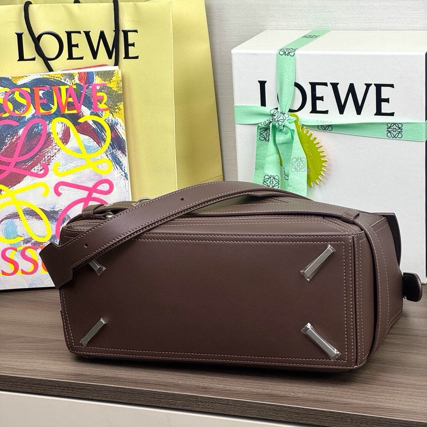 高仿Loewe*Puzzle系列0018機車包牛皮布朗尼色大號純原版本