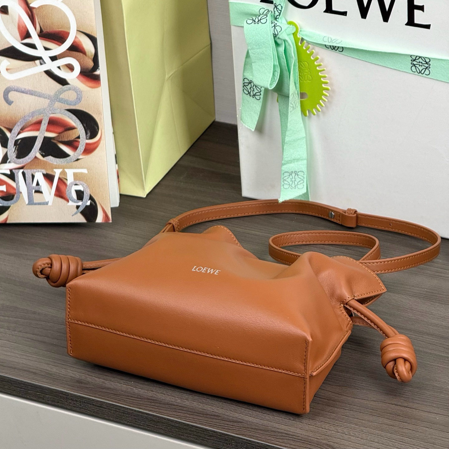 高仿Loewe*Flamenco系列4927小牛皮雲朵包松鼠棕小號免檢版