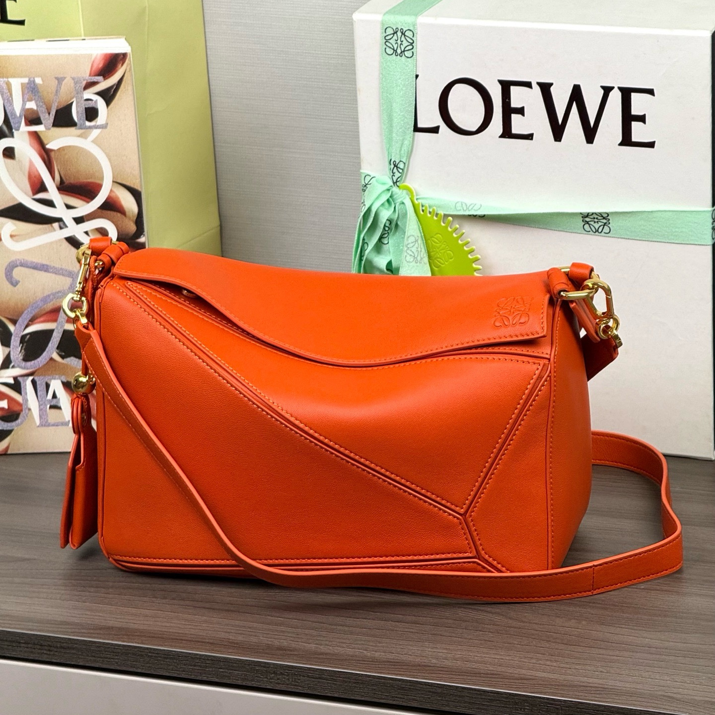 高仿Loewe*Puzzle系列4974單肩包羊皮深紅色中號純原版本