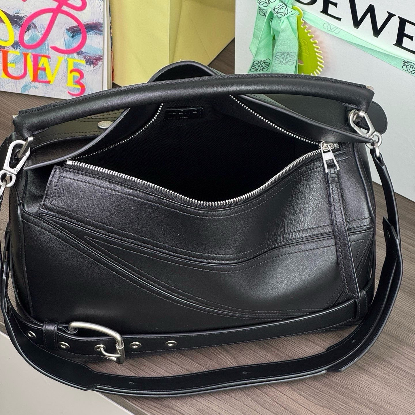 高仿Loewe*Puzzle系列1100機車包牛皮黑色大號純原版本