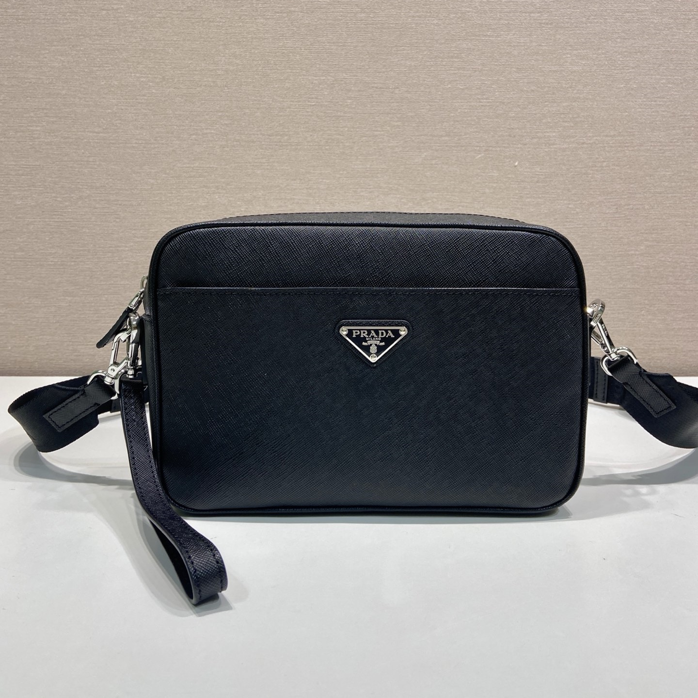 高仿Prada*Saffiano系列2VH210牛皮男士斜挎包黑色純原版本