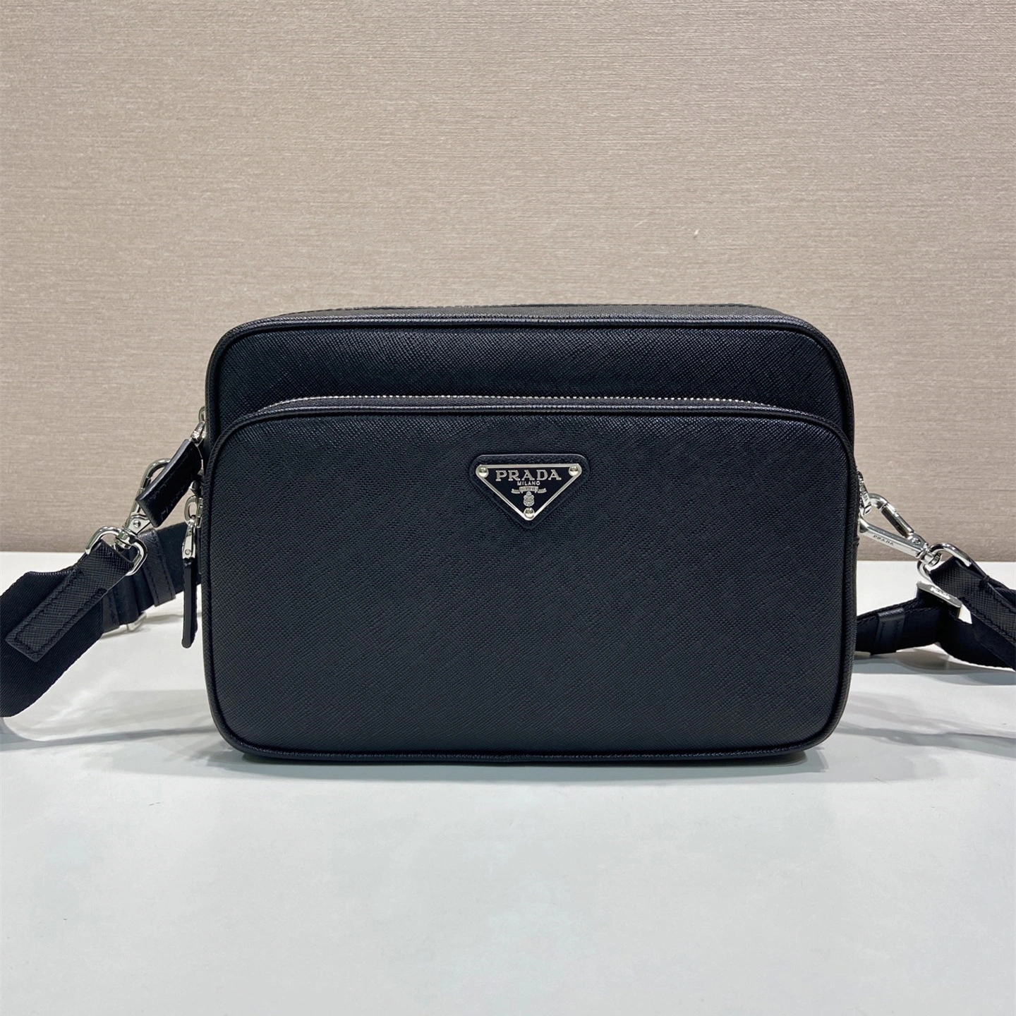 Saffiano 2VH205 郵差包