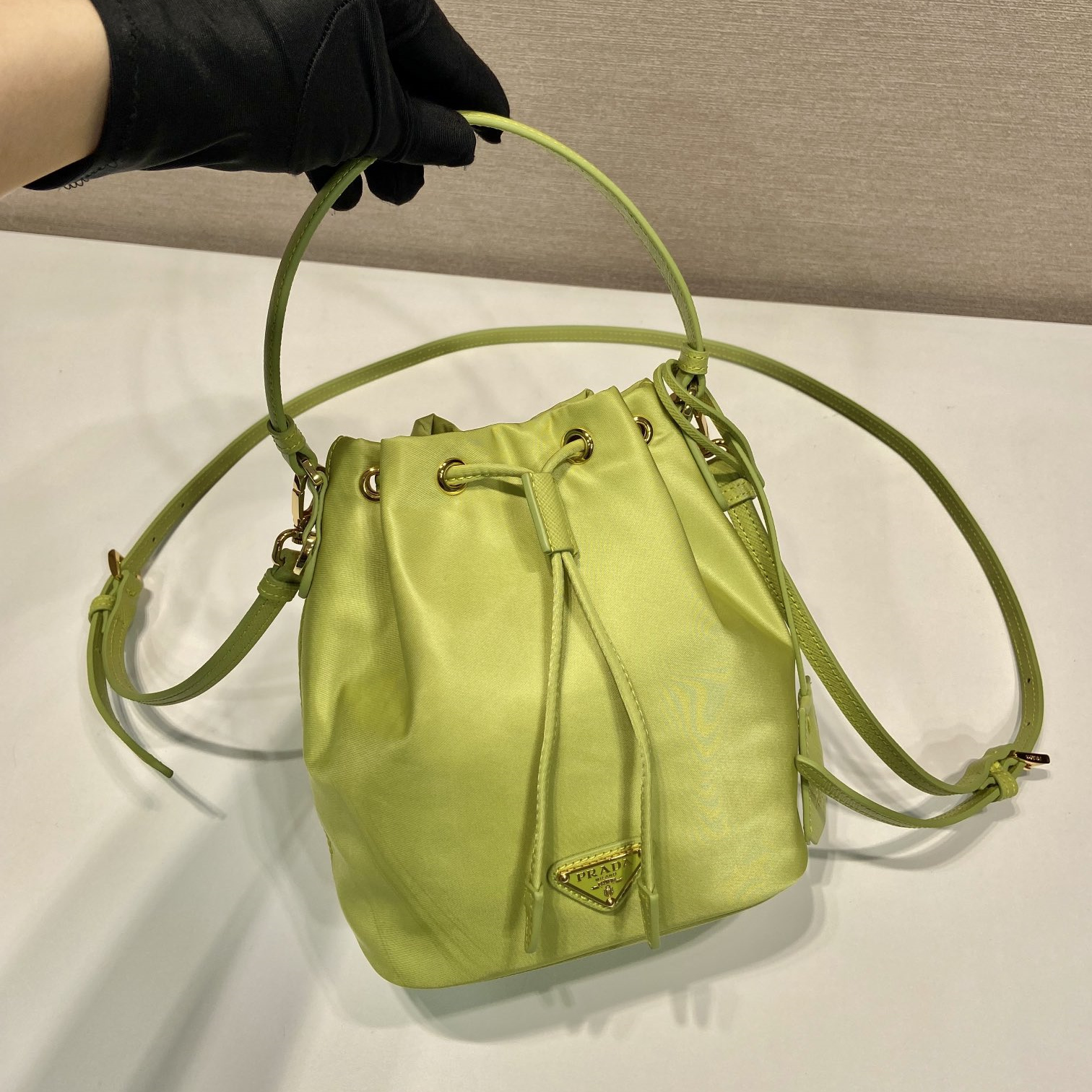 高仿Prada*Re-Nylon系列1NS369尼龍水桶包綠色mini純原版本