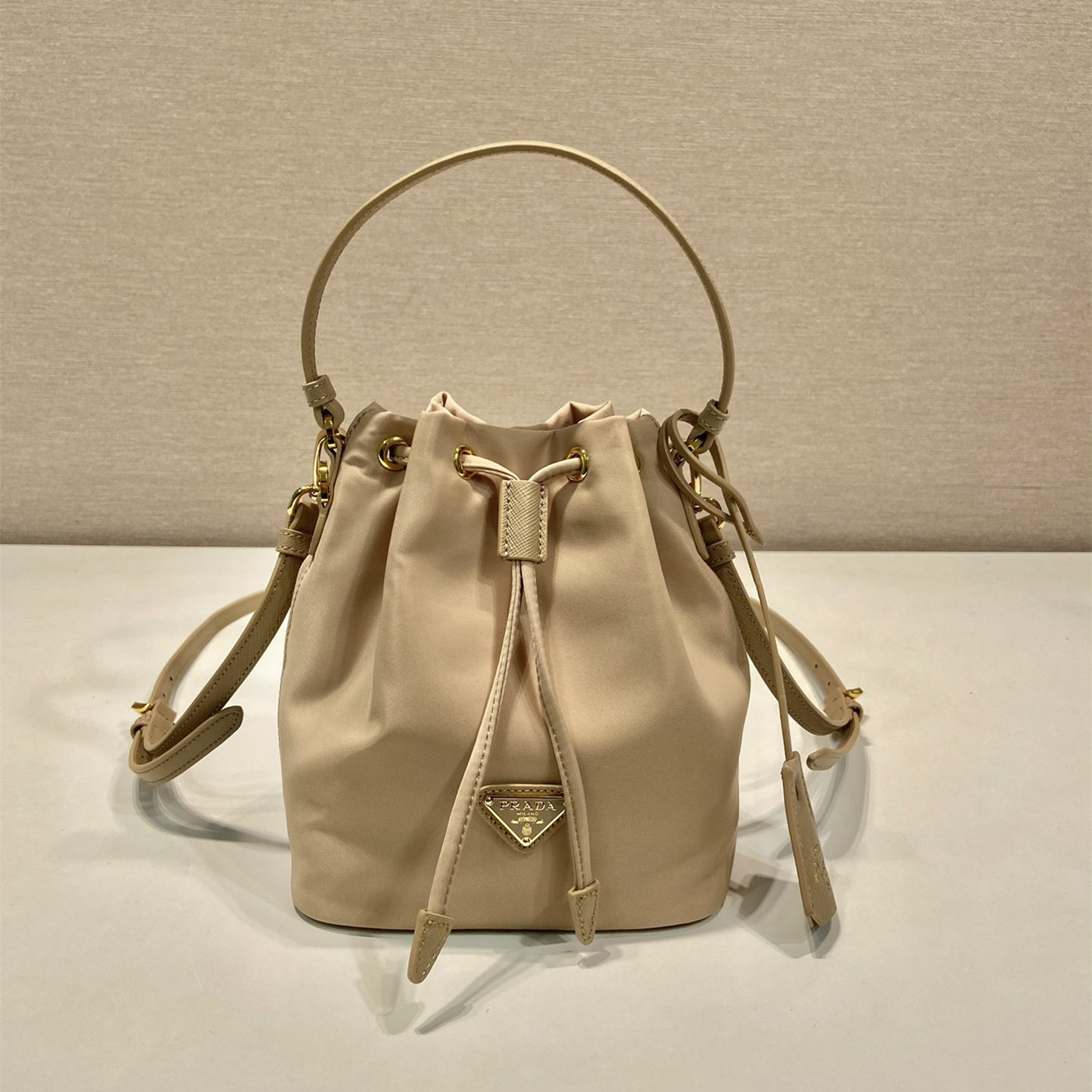 高仿Prada*Re-Nylon系列1BE067尼龍水桶包駝色mini純原版本