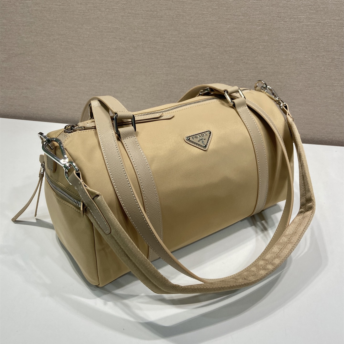 高仿Prada*Re-Nylon系列1BB154尼龍旅行袋駝色大號純原版本