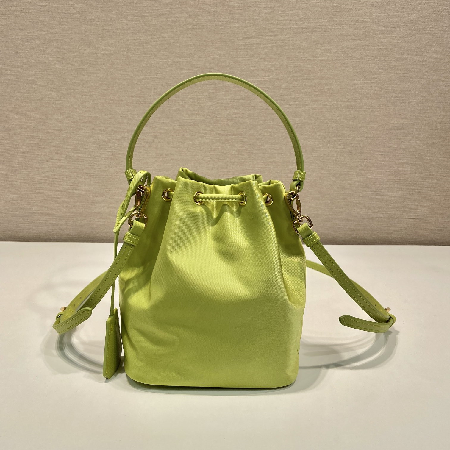 高仿Prada*Re-Nylon系列1NS369尼龍水桶包綠色mini純原版本