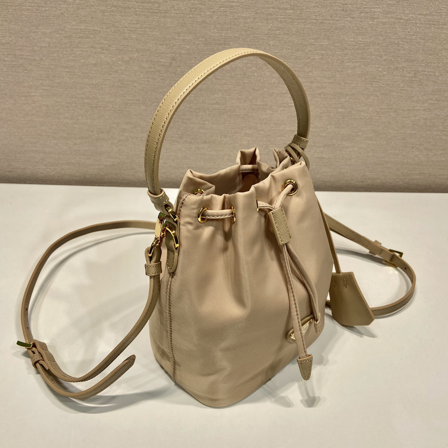 高仿Prada*Re-Nylon系列1BE067尼龍水桶包駝色mini純原版本