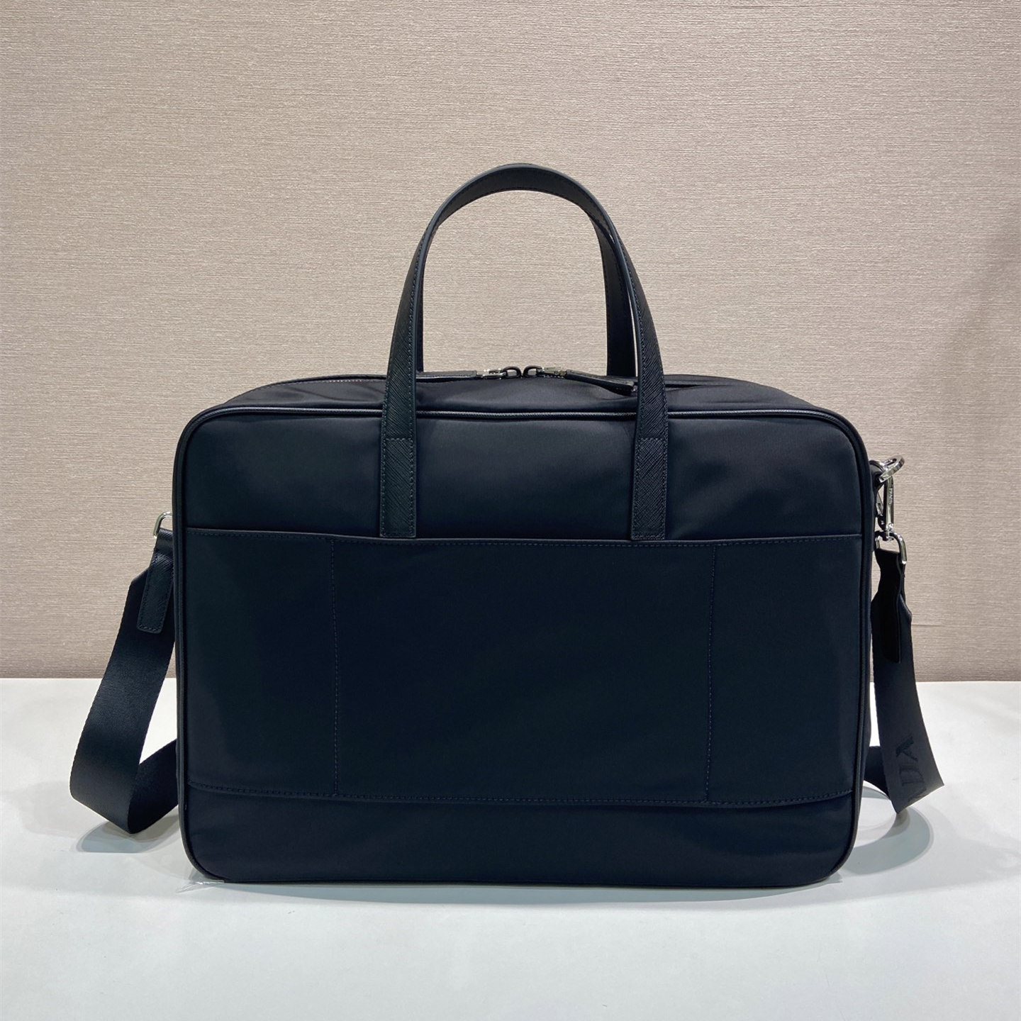 高仿Prada*Re-Nylon系列2VE029尼龍男士公文包黑色純原版本