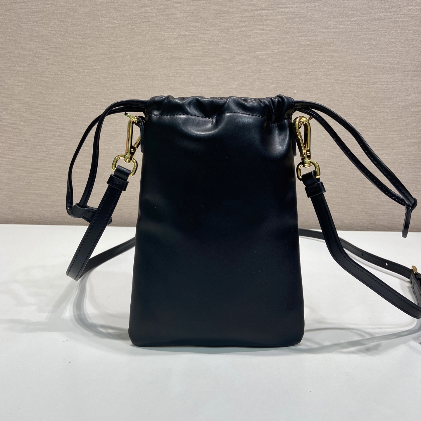 高仿Prada*Nappa系列1MS017羊皮斜挎包黑色純原版本