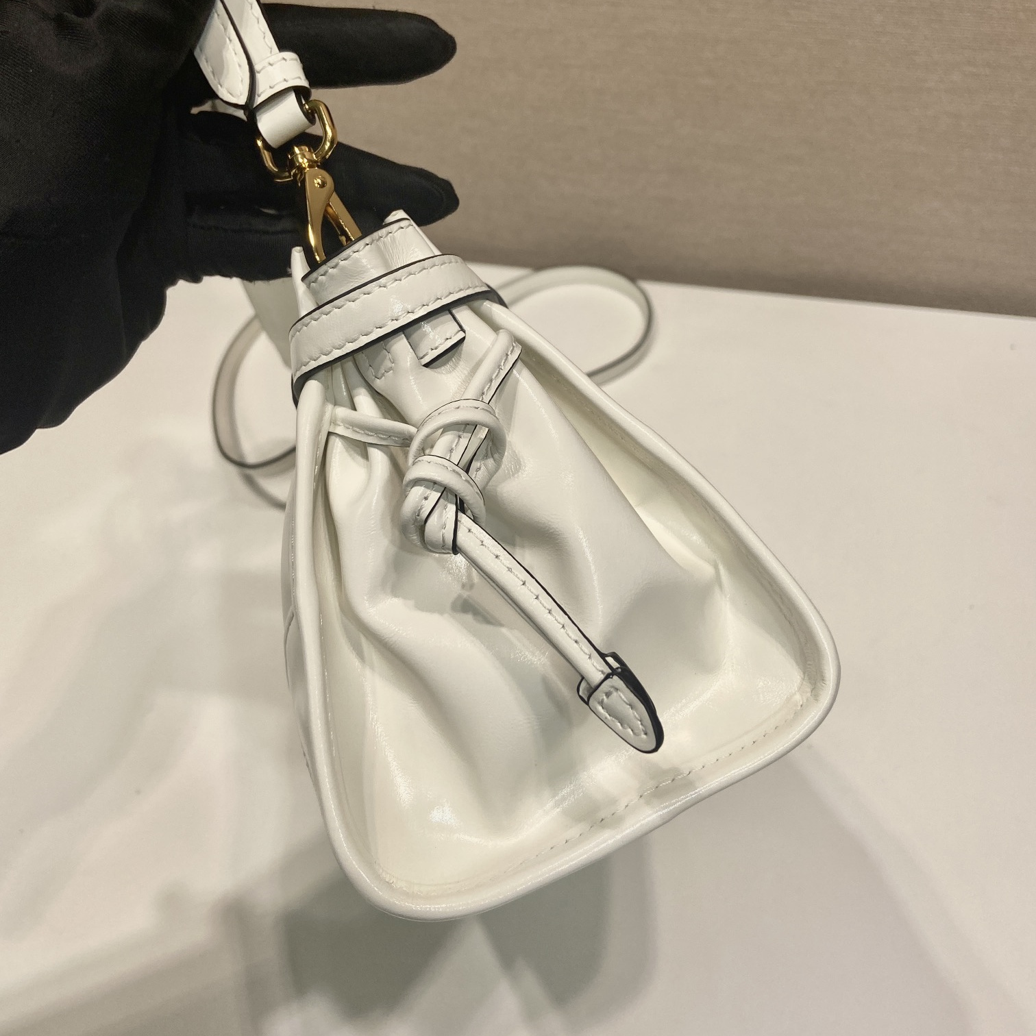 高仿Prada*Bonnie系列1BH215油蠟皮單肩包白色小號純原版本