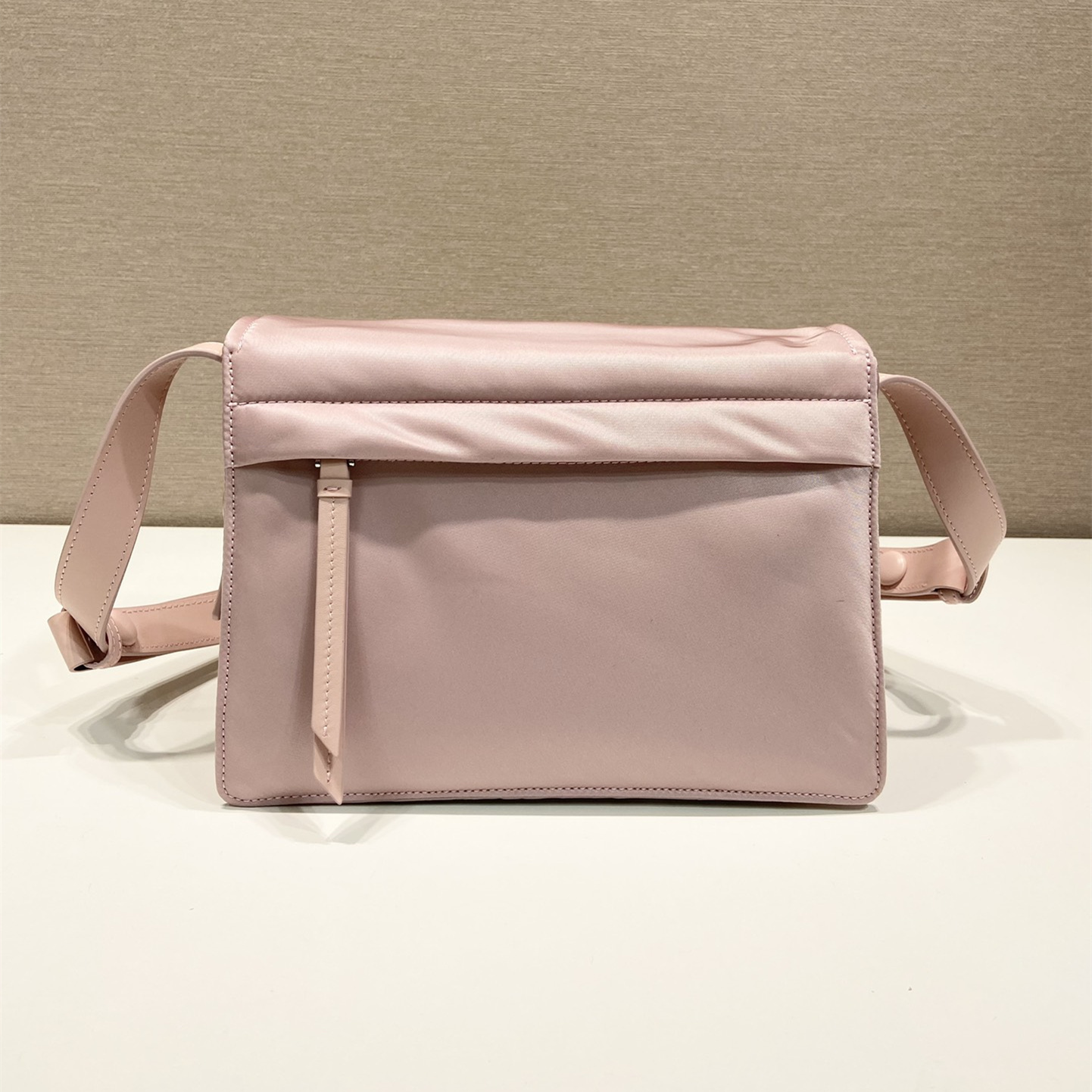 高仿Prada*Re-Nylon系列1BD313尼龍郵差包粉色小號純原版本