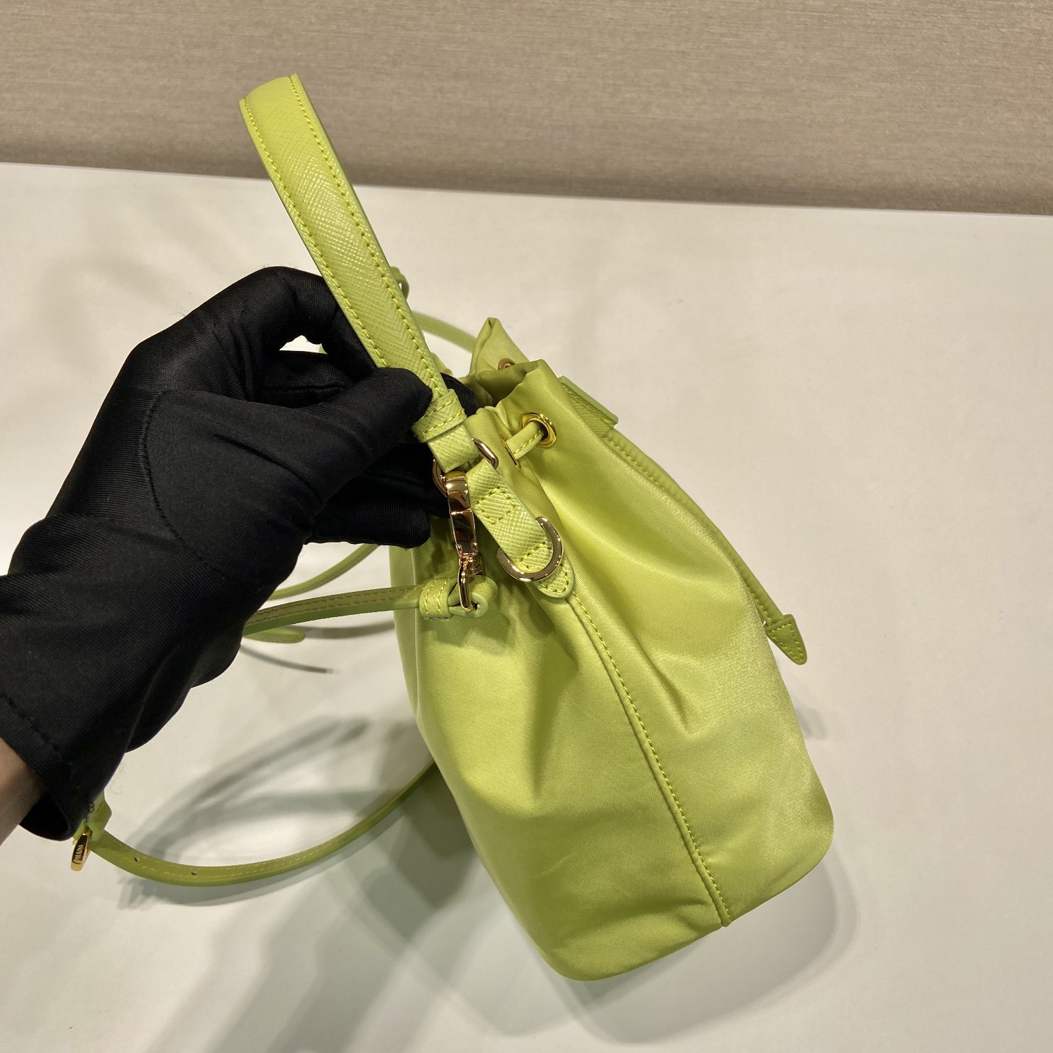 高仿Prada*Re-Nylon系列1NS369尼龍水桶包綠色mini純原版本