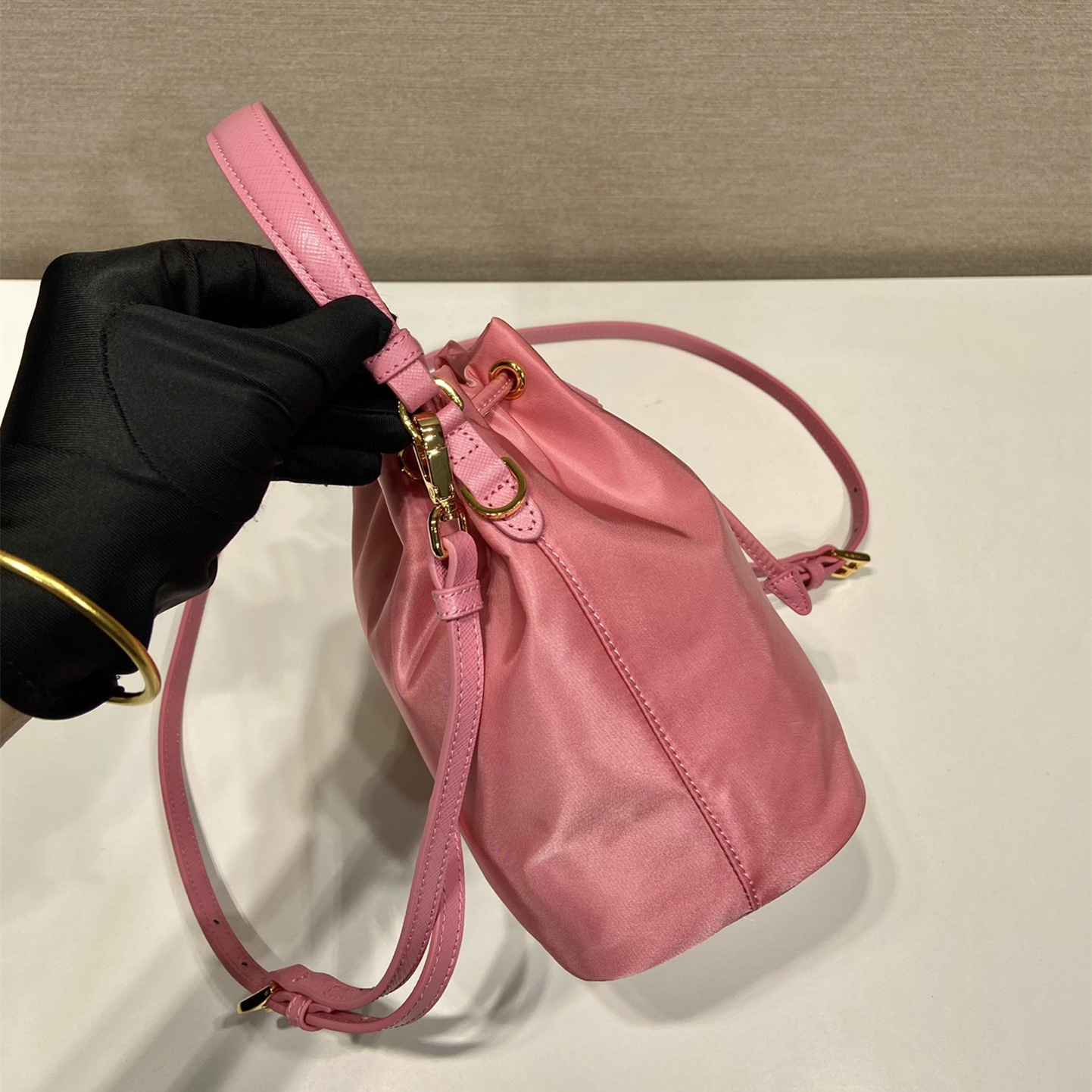 高仿Prada*Re-Nylon系列1BE067尼龍水桶包粉色mini純原版本