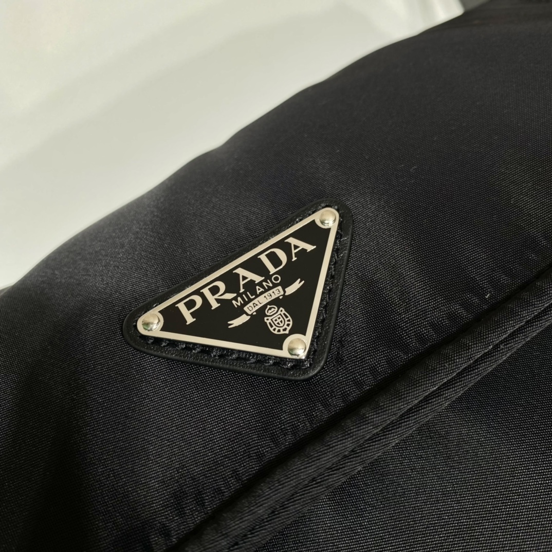 高仿Prada*Re-Nylon系列1BD313尼龍郵差包黑色小號純原版本