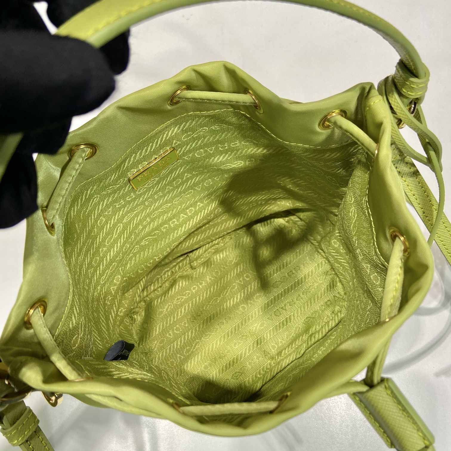高仿Prada*Re-Nylon系列1NS369尼龍水桶包綠色mini純原版本